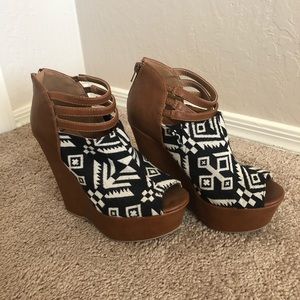 NWOT Tall Tribal Wedge